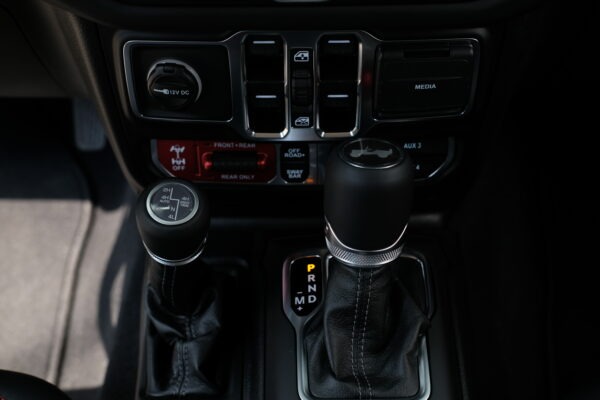 2025 Jeep Wrangler 美規 Rubicon X 2.0T｜經典黑